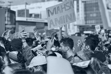 People protesting the death of Mahsa Amini